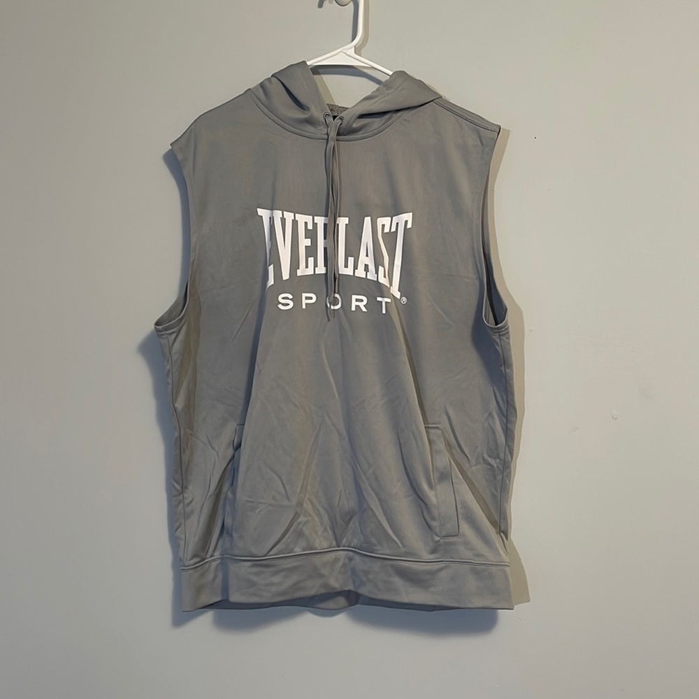 Sleeveless Everlast hoodie
